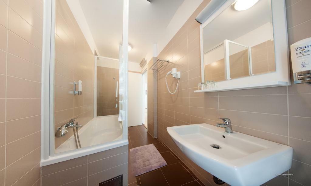 Sunset Apartment بيتريتْشاني المظهر الخارجي الصورة